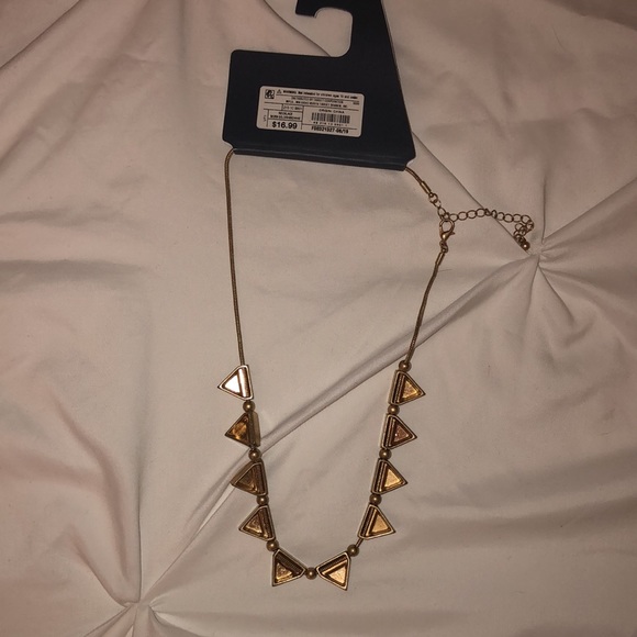 Triangle semi-precious rose quartz inlay necklace - NWT - Picture 3 of 3